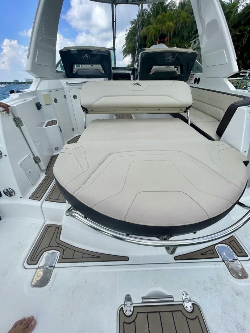 2016 Monterey 335 Sport Yacht