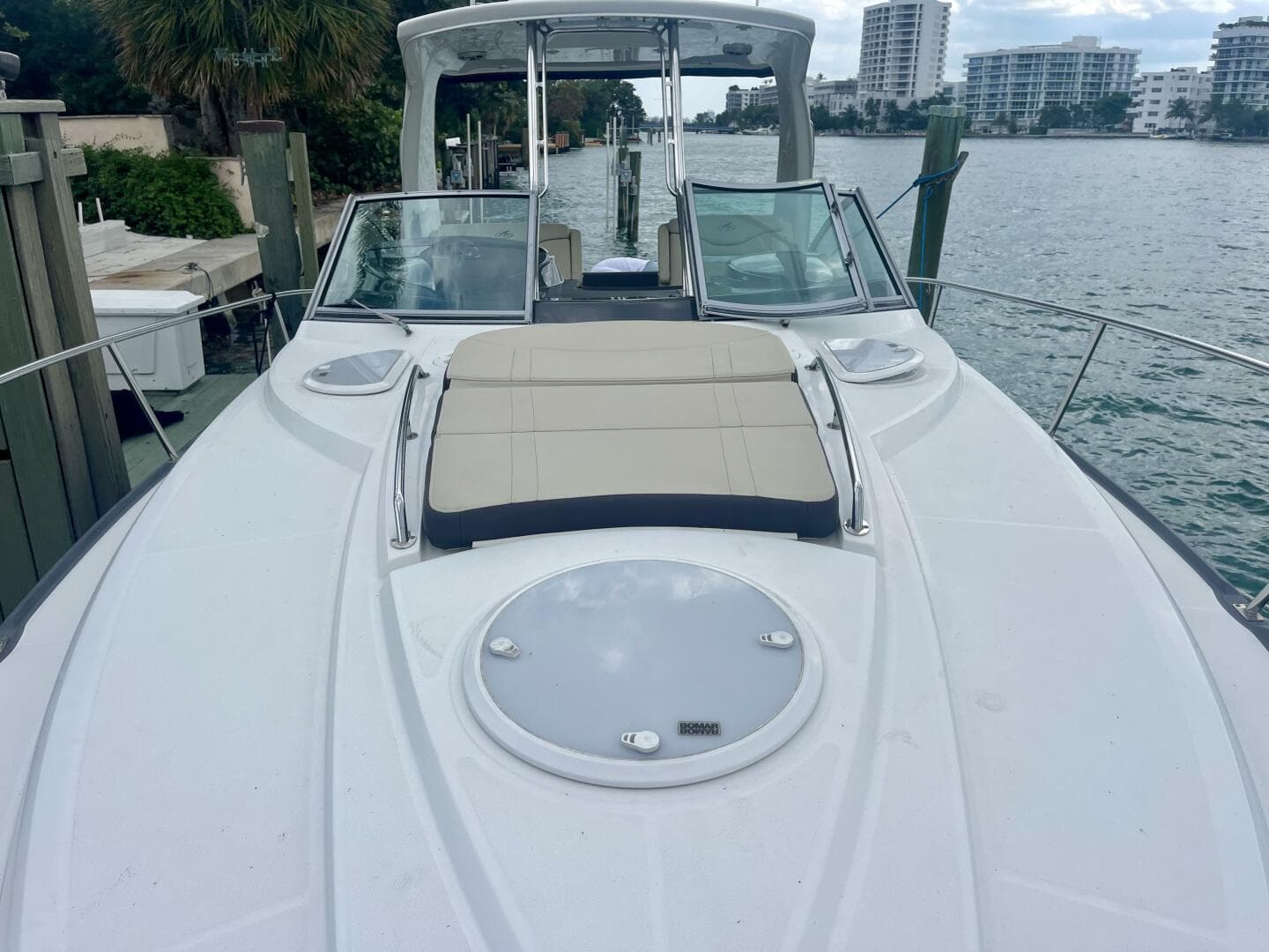 2016 Monterey 335 Sport Yacht