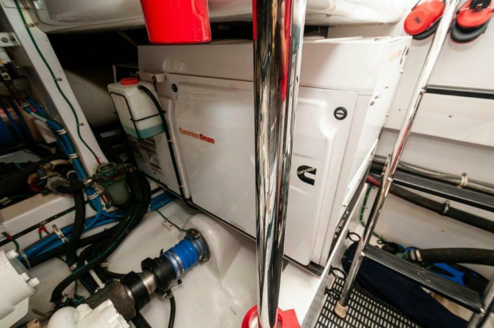 2016 Hatteras GT60  KNOT ON CALL  Stbd Generator