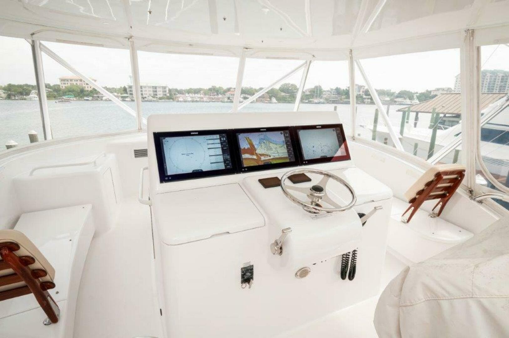 2016 Hatteras GT60  KNOT ON CALL  Helm 3