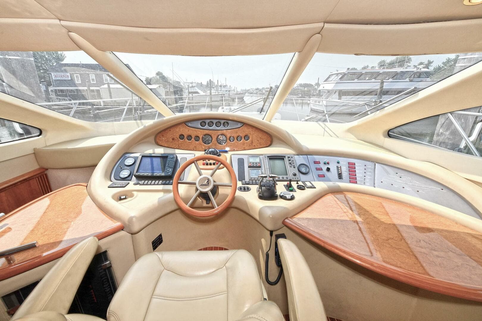 2003 Azimut 62