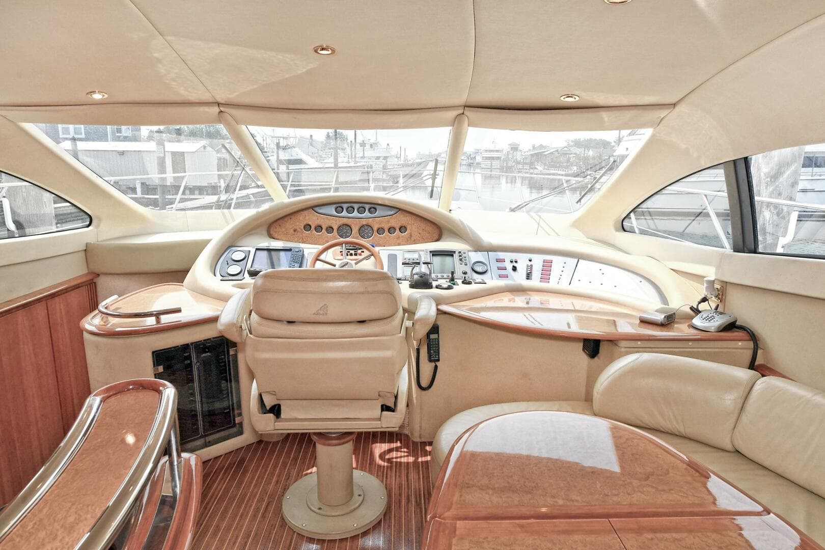 2003 Azimut 62