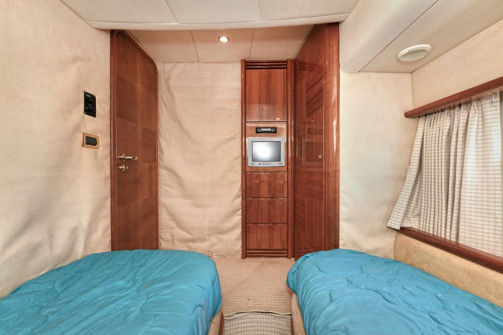 2003 Azimut 62