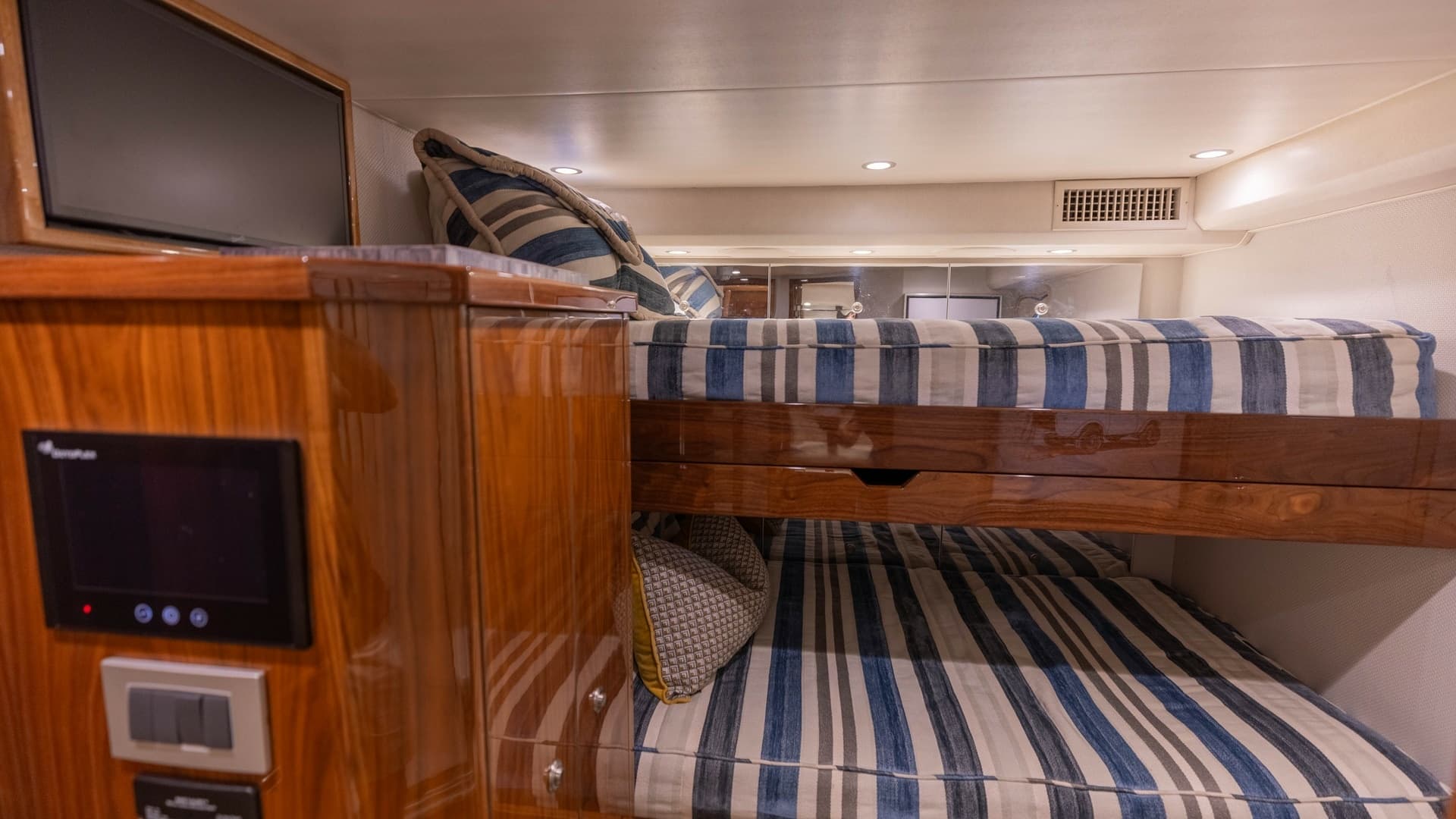Guest Cabin with Bunk Beds
