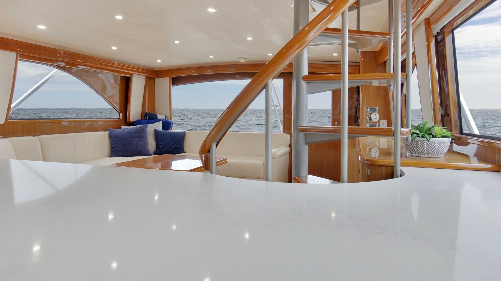2007 74 Viking Enclosed Bridge Never Settle Salon