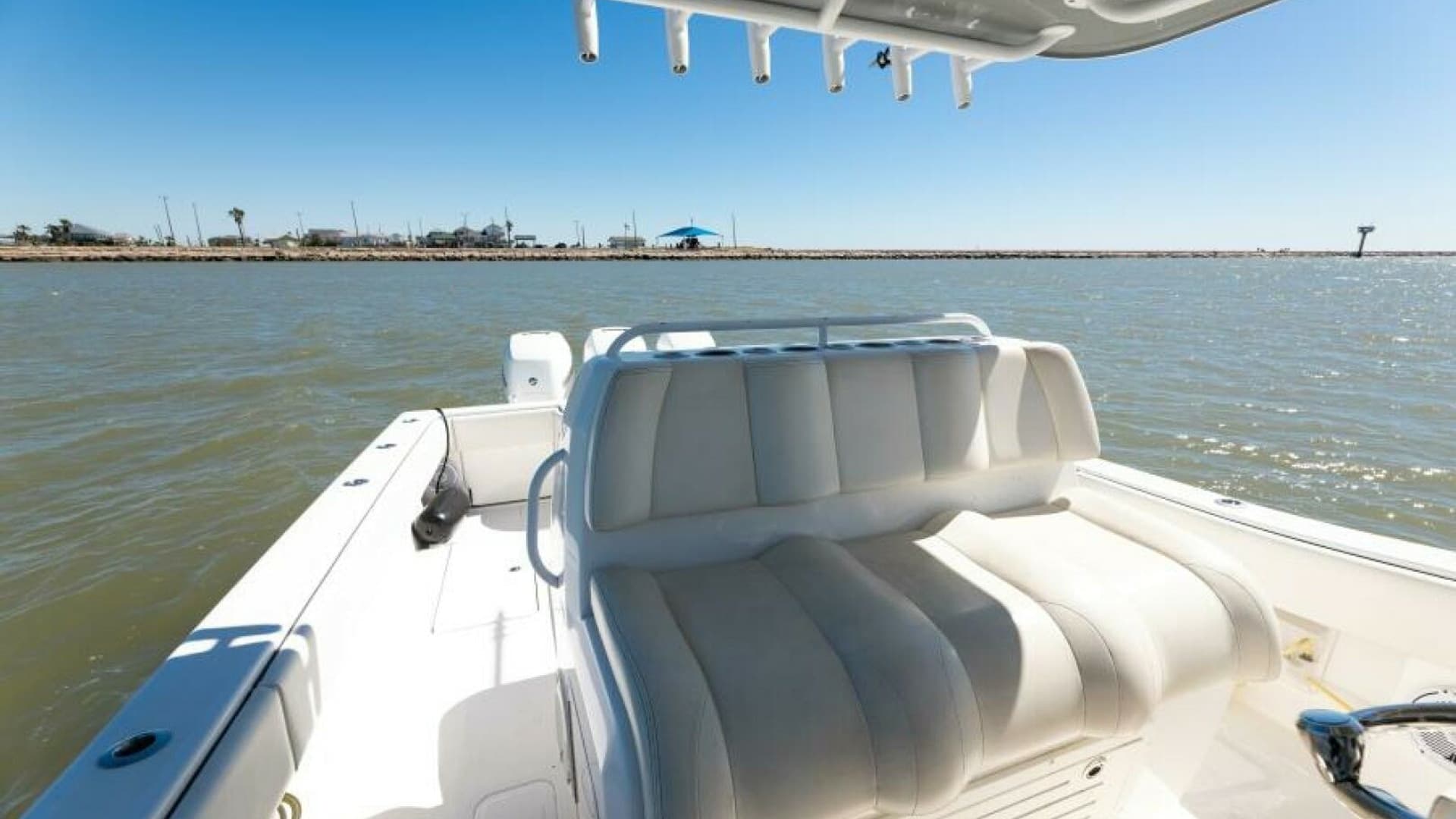 2019 Invincible 39 Open