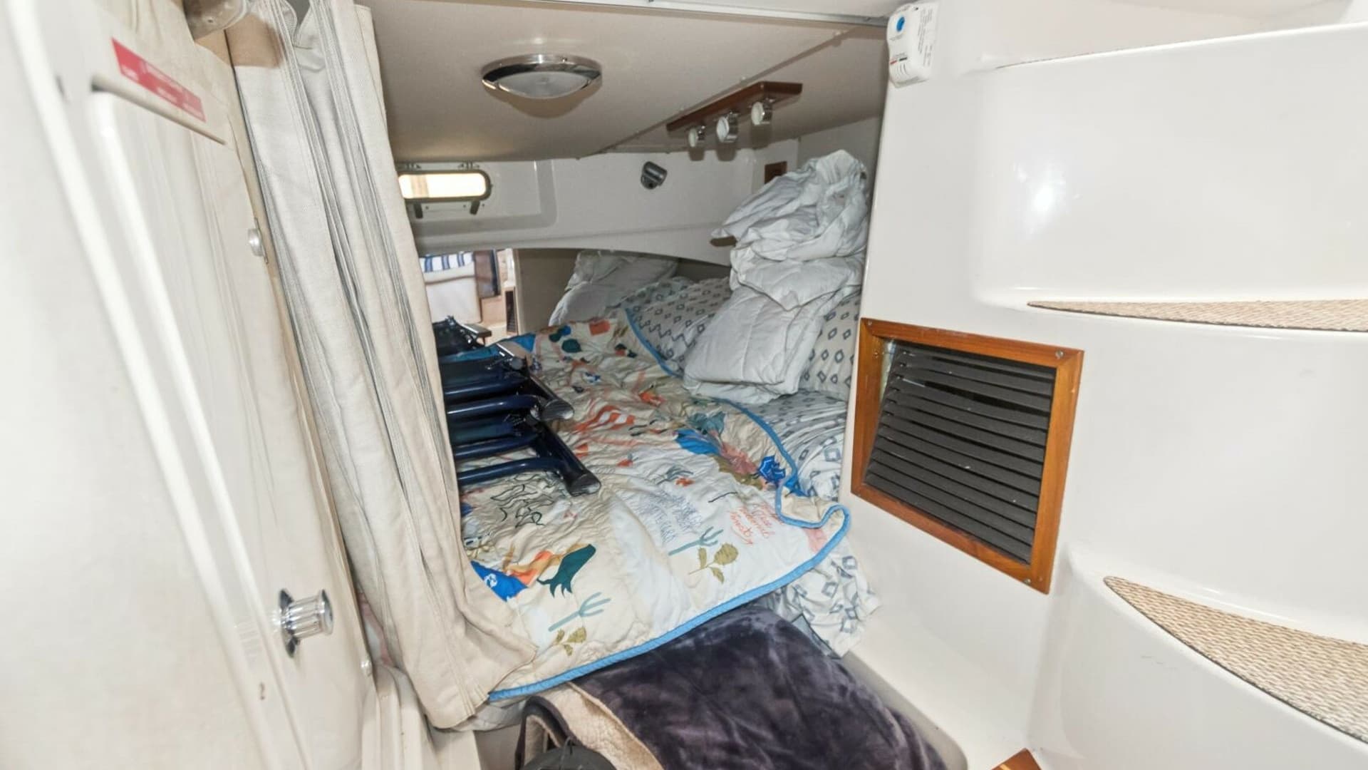 2006 Grady-White 330 Express - "POLE POSITION": V-Berth Cabin with Bedding