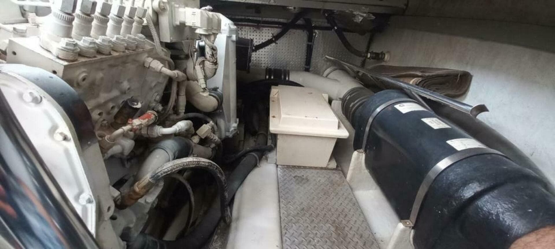 2004 Mikelson 43 Sportfisher