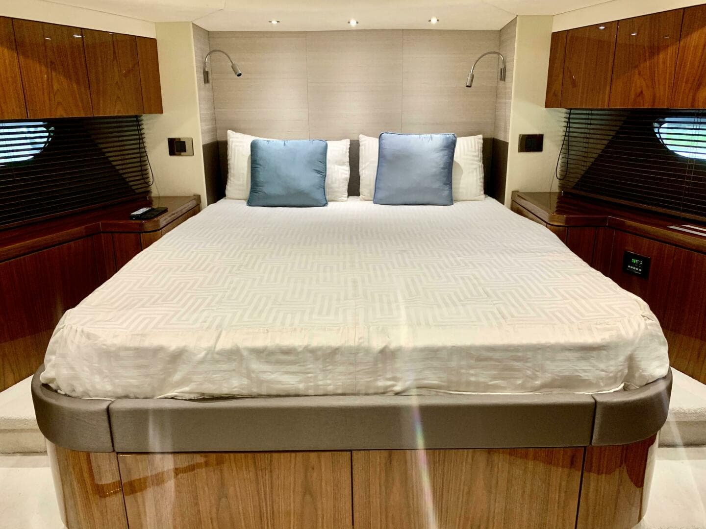 2016 Sunseeker Manhattan 65