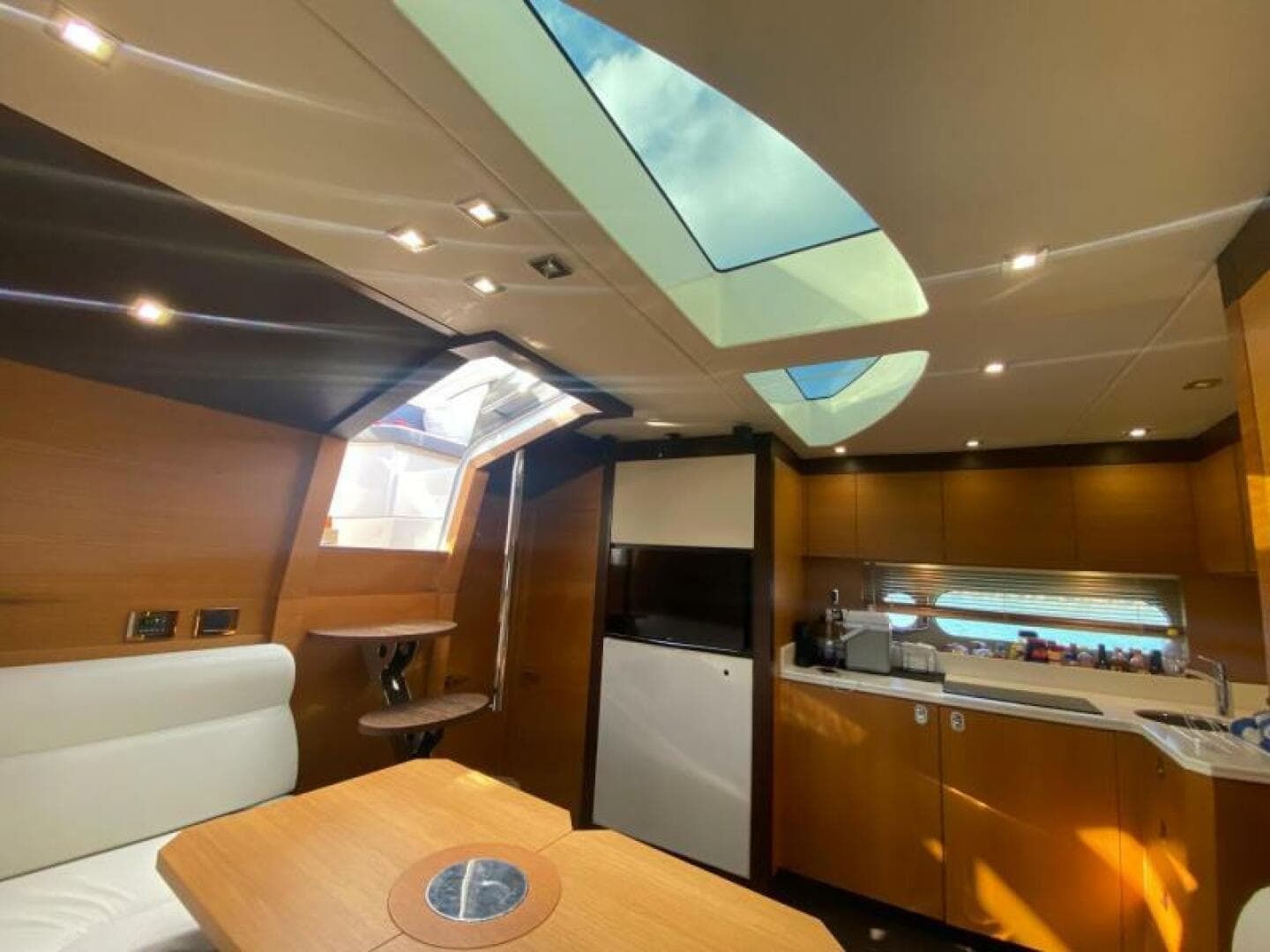 2015 Sunseeker San Remo