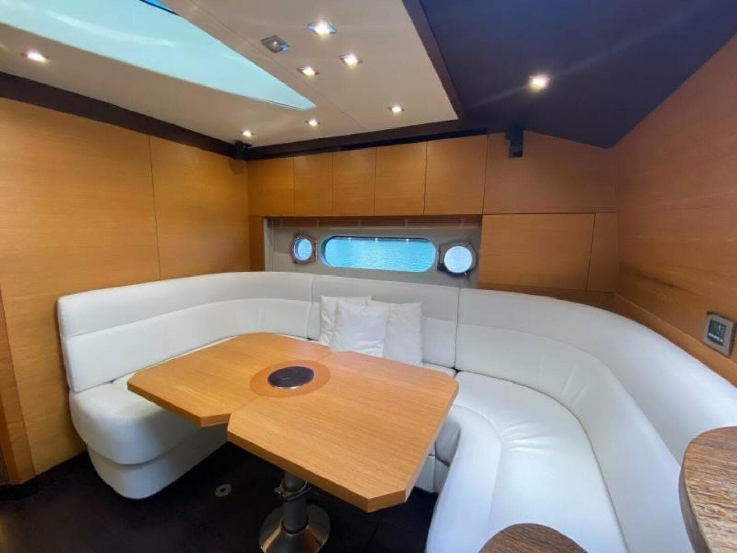 2015 Sunseeker San Remo