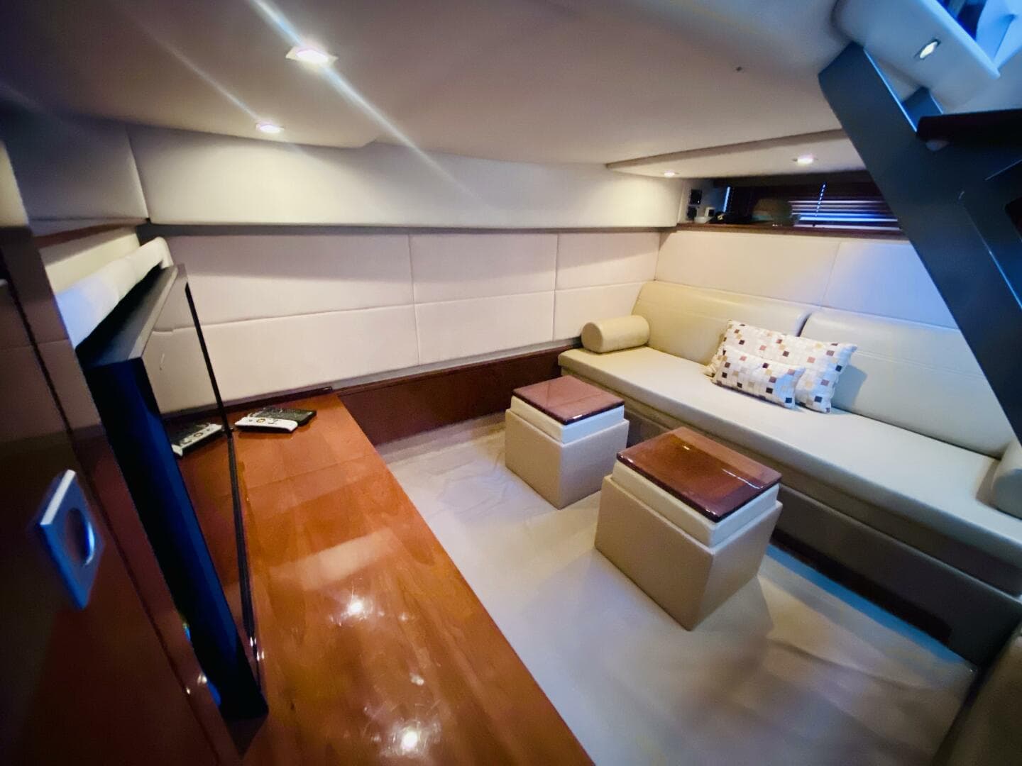 2010 Sea Ray 450 Sundancer