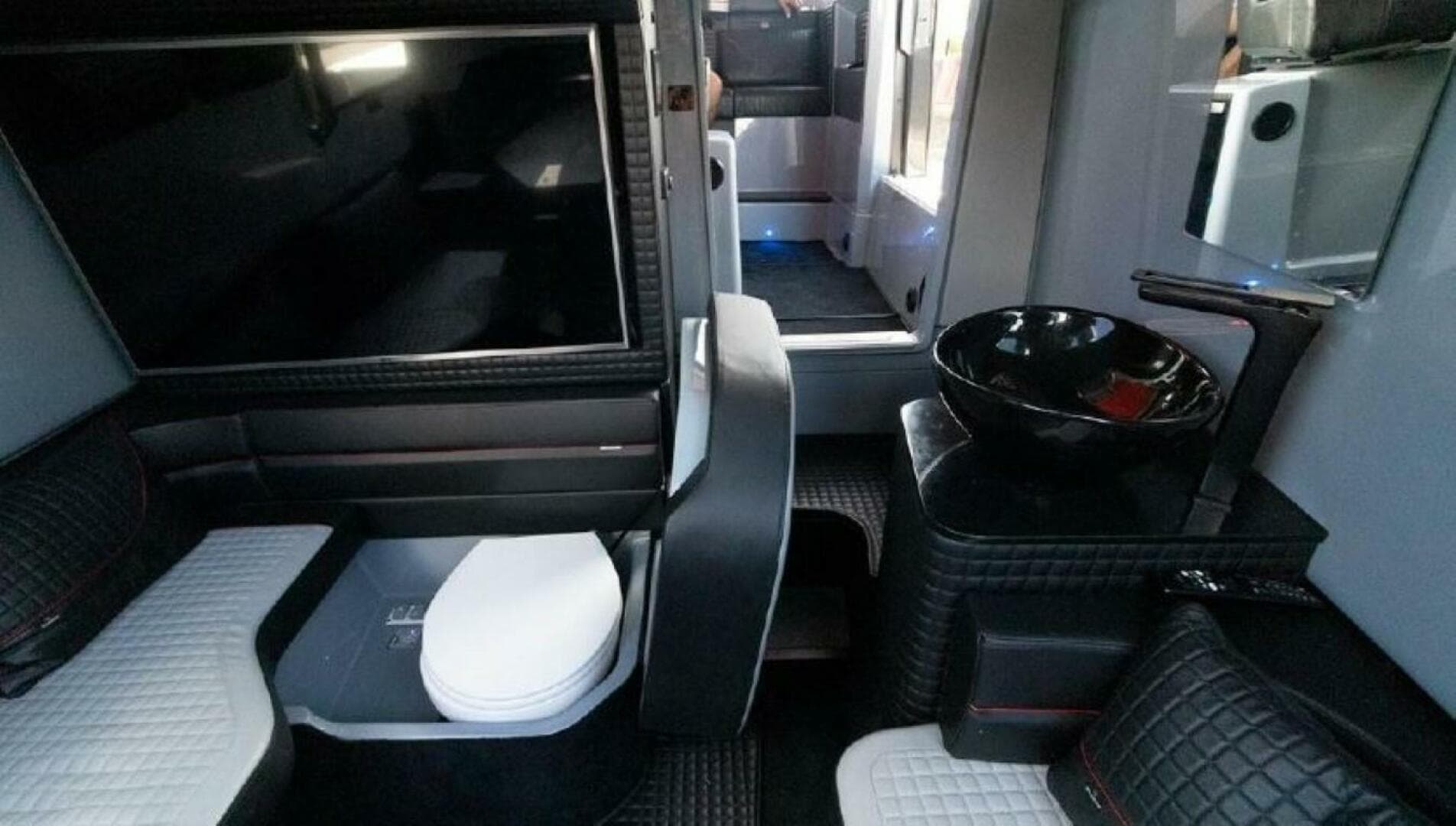 2021 Brabus Brabus Shadow 900 BO