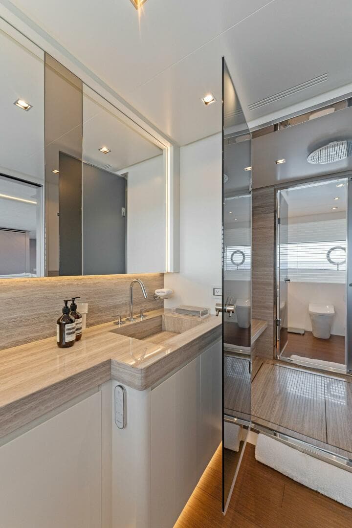 2020 Mangusta 33M Gransport