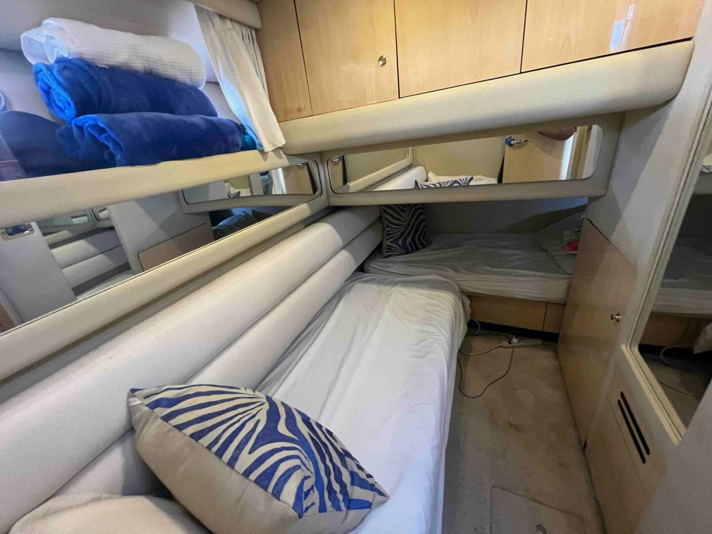 2001 Sea Ray 480 Sedan  Bridge