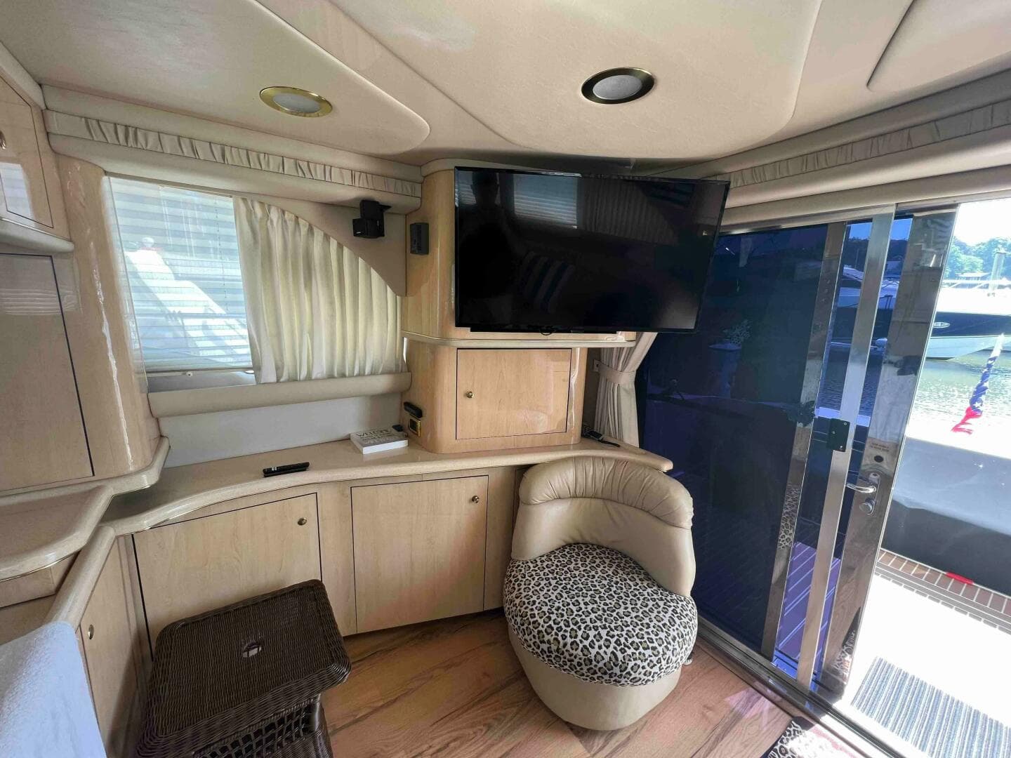 2001 Sea Ray 480 Sedan  Bridge