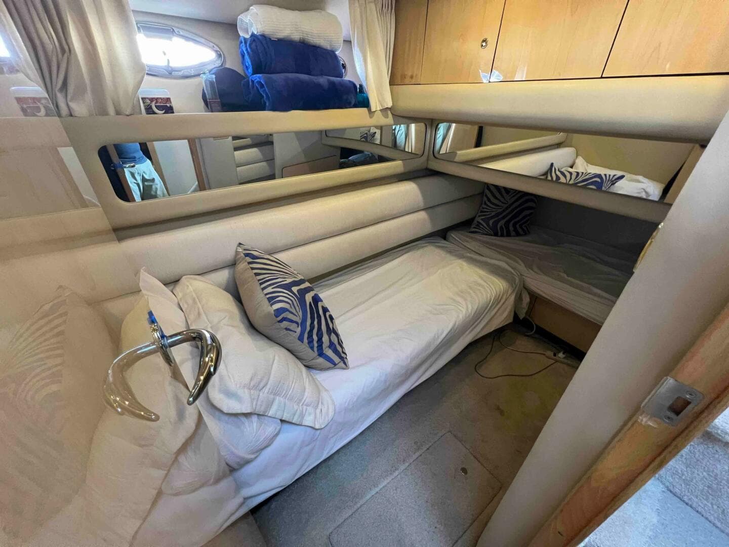 2001 Sea Ray 480 Sedan  Bridge
