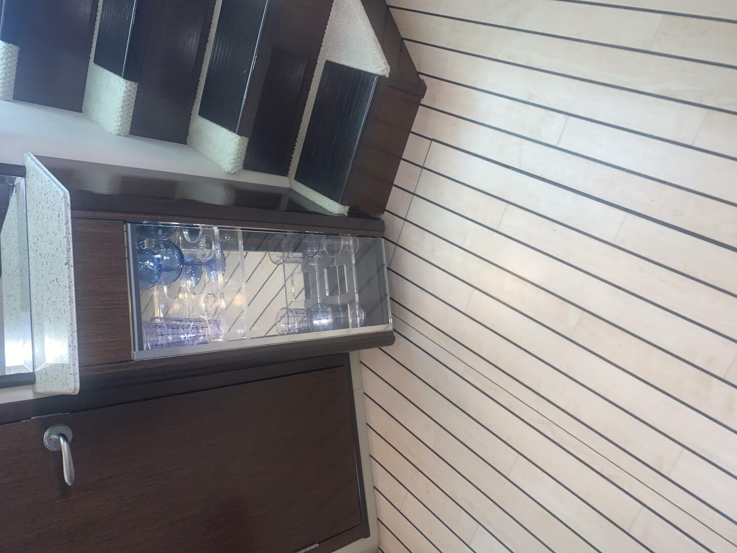 2011 Cruisers Yachts 420 Sports Coupe