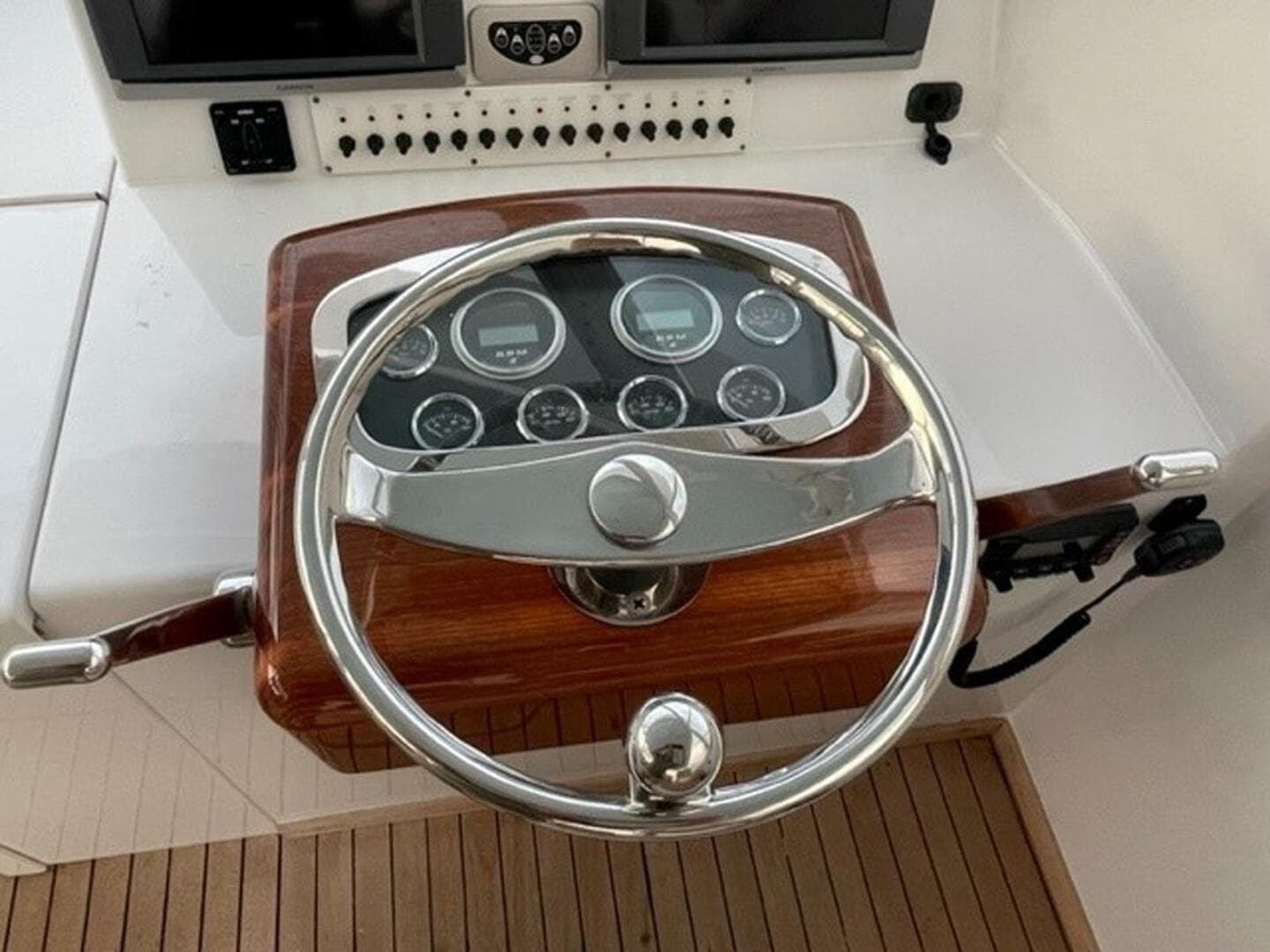Speed Knob On Helm Wheel