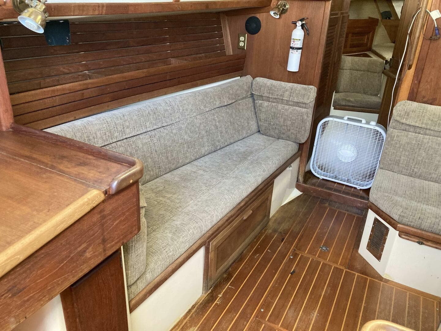 1994 Pacific Seacraft Crealock 37