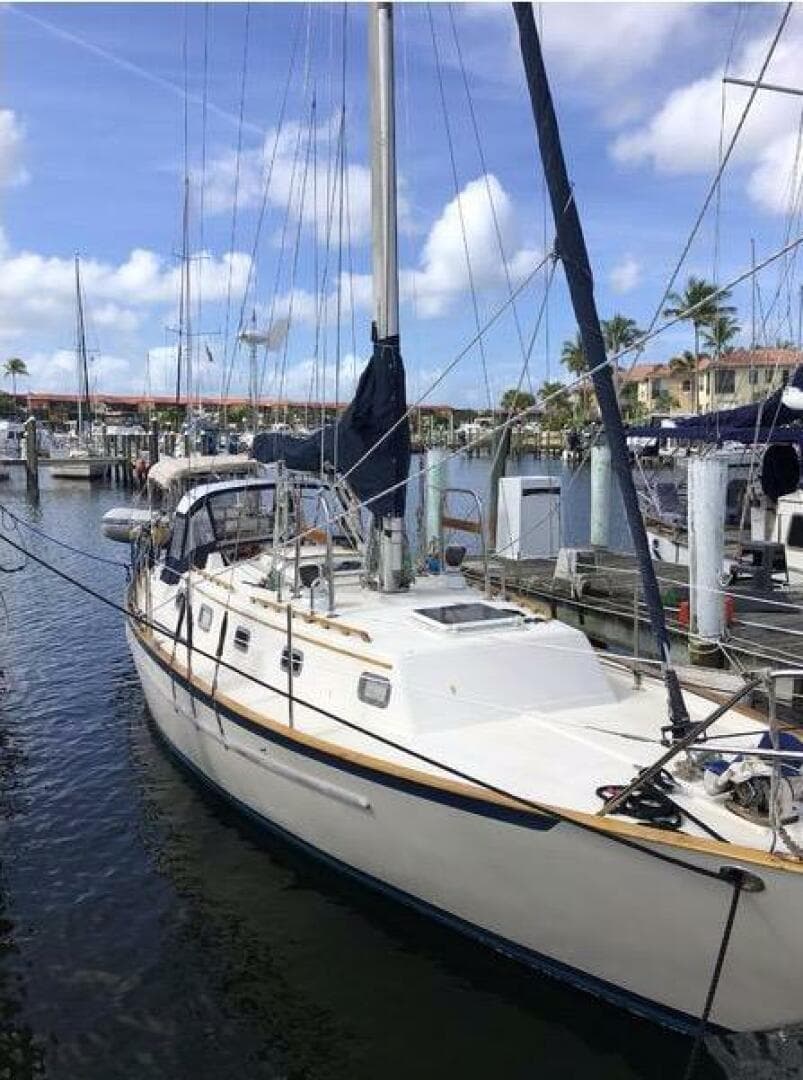 1994 Pacific Seacraft Crealock 37