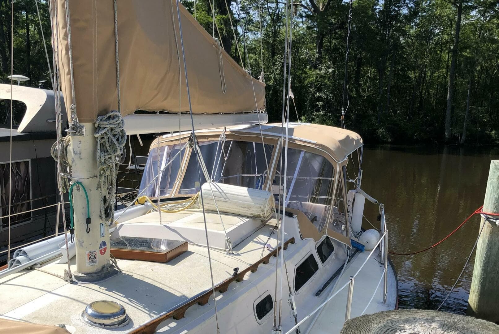 1977 Islander 36