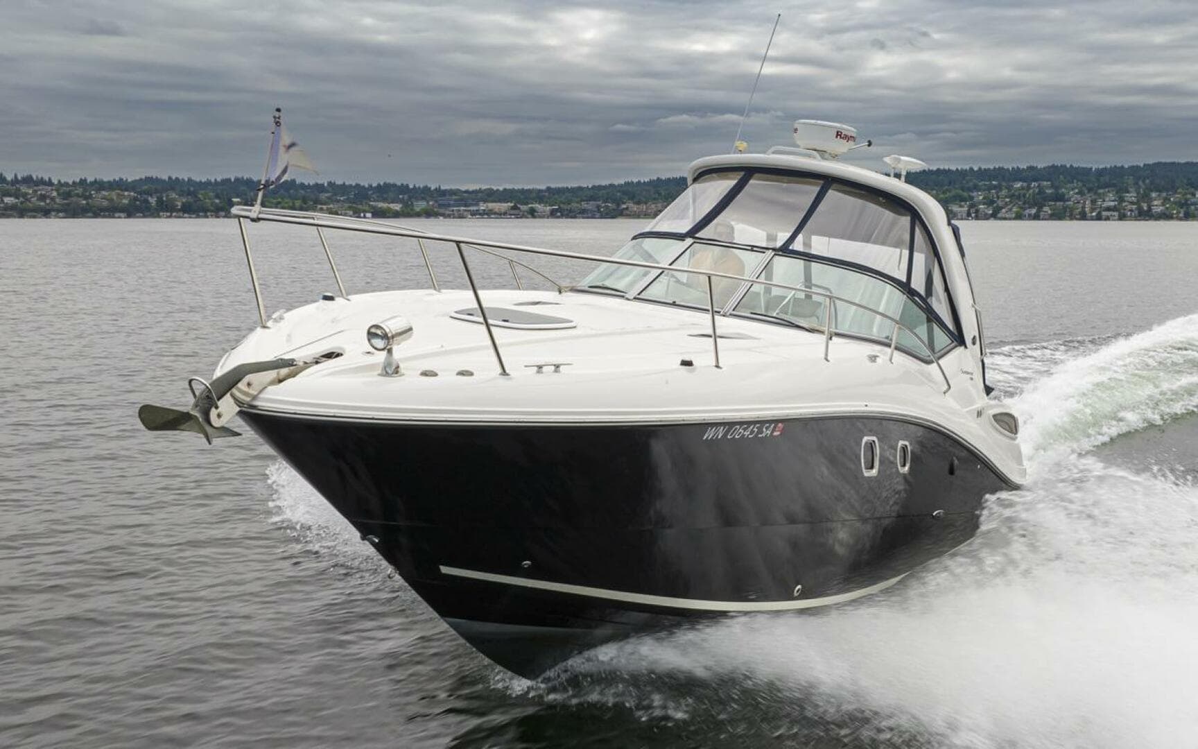 2011 Sea Ray Sundancer 330