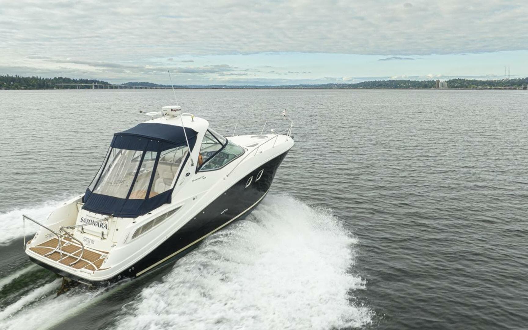 2011 Sea Ray Sundancer 330