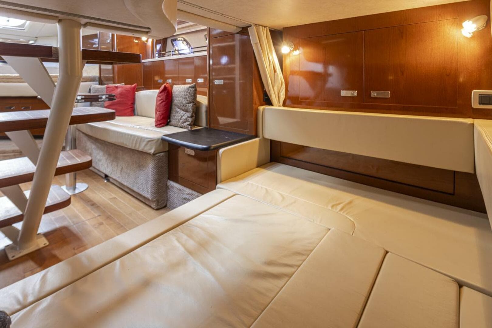 2011 Sea Ray Sundancer 330