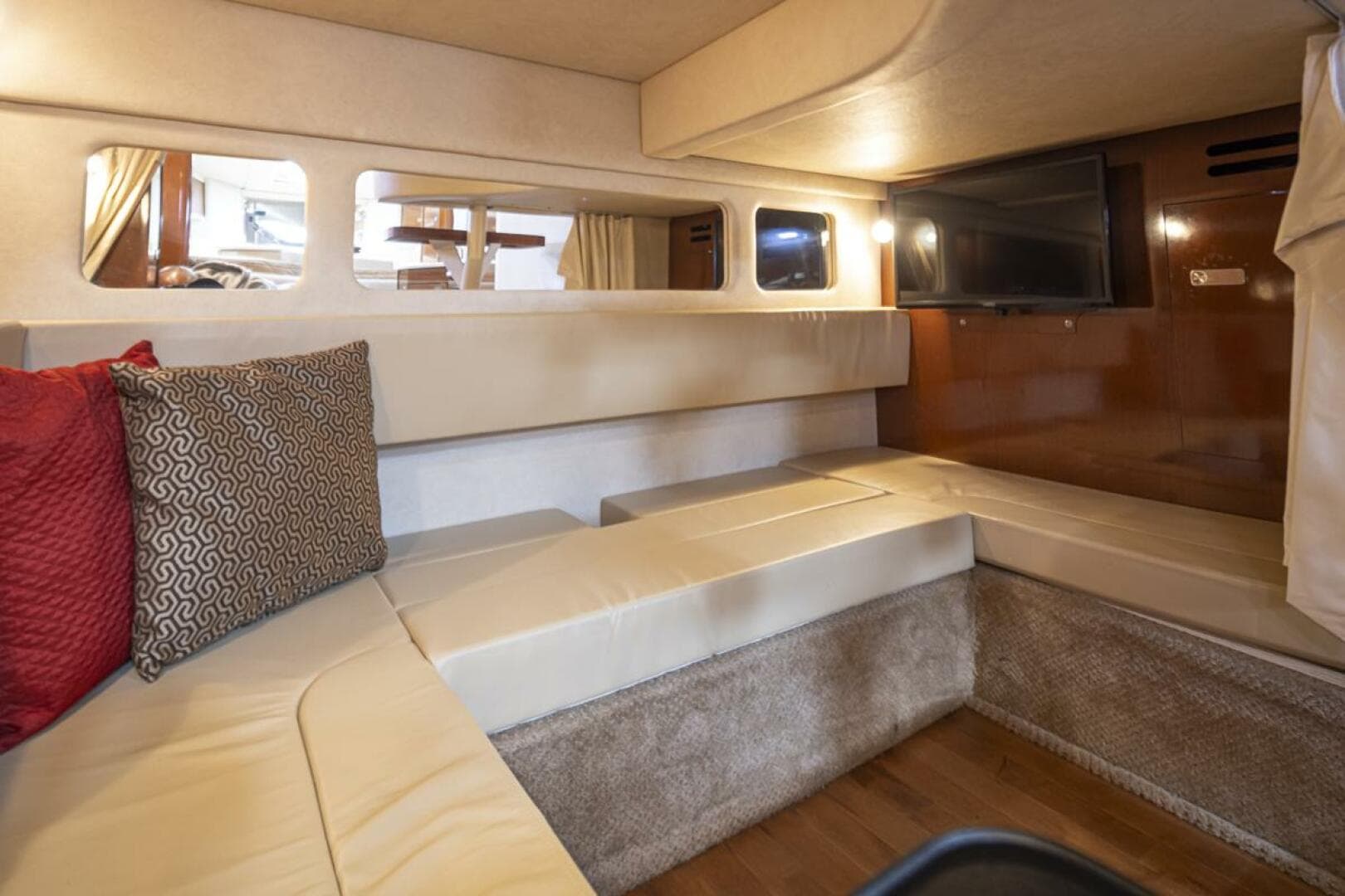 2011 Sea Ray Sundancer 330