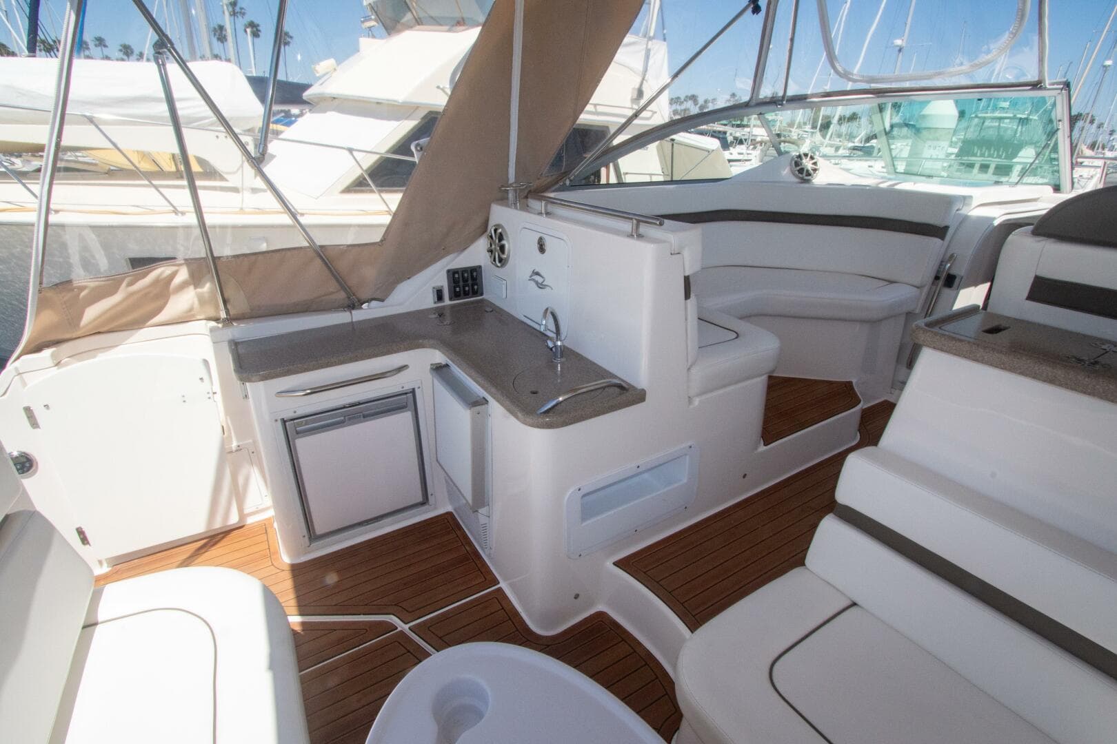 2008 Rinker 40 Express Cruiser