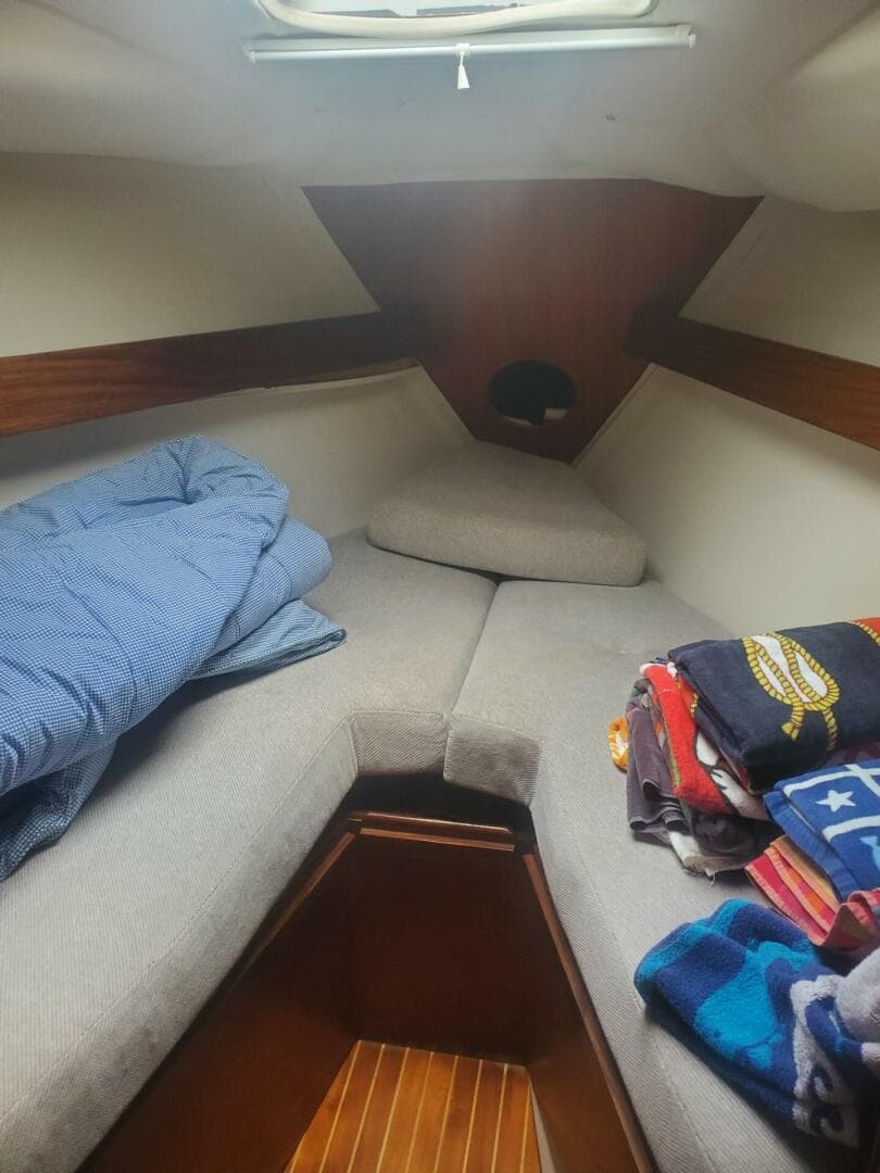 1985 Beneteau First 375