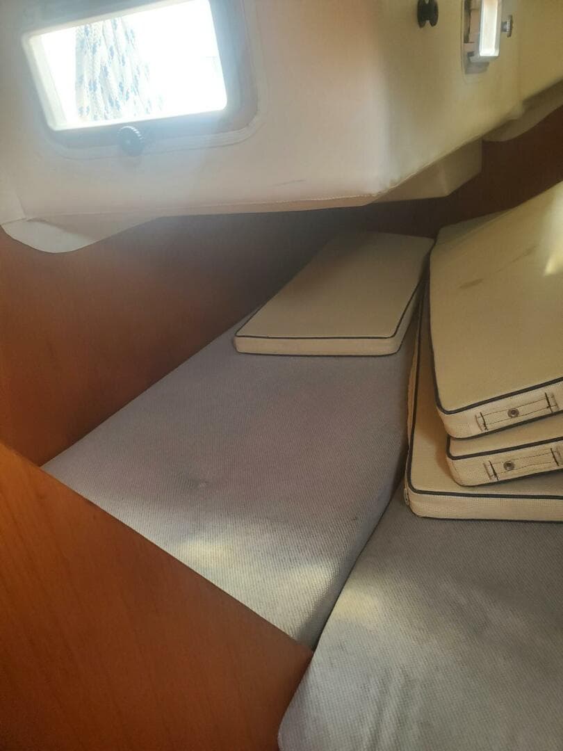 1985 Beneteau First 375