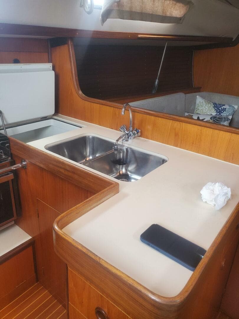 1985 Beneteau First 375