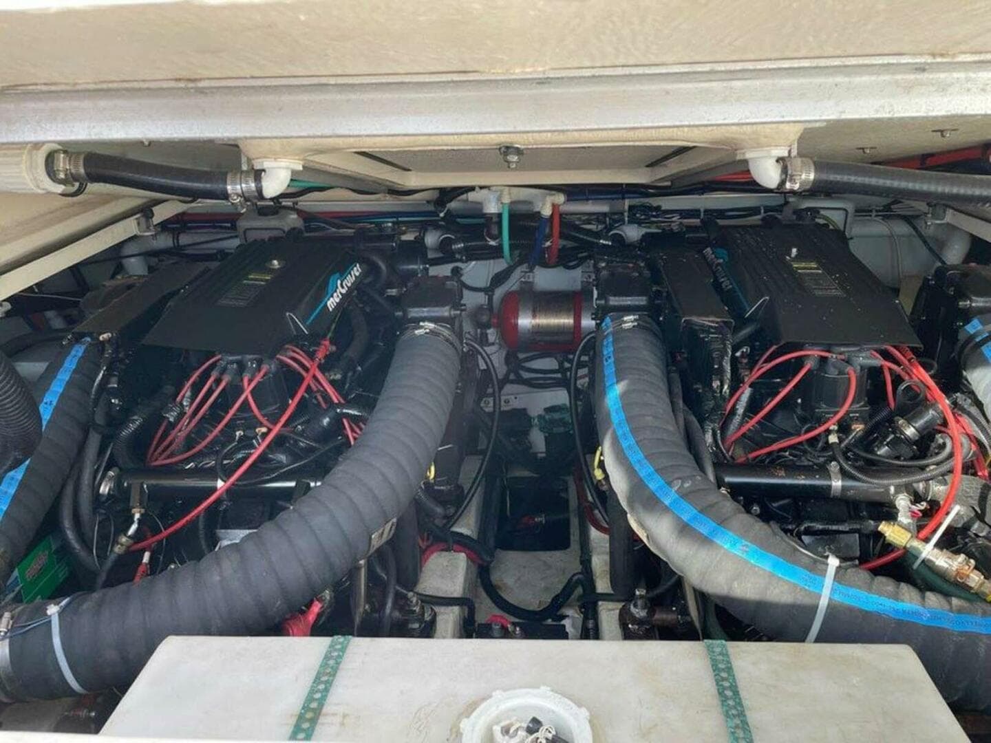 1998 Pursuit 3000 Express