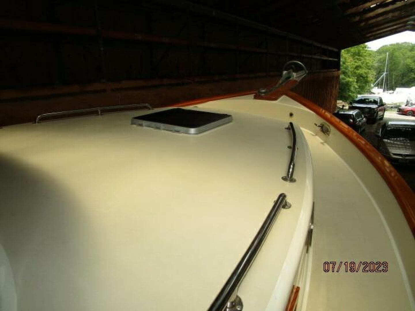 43' Flowers foredeck