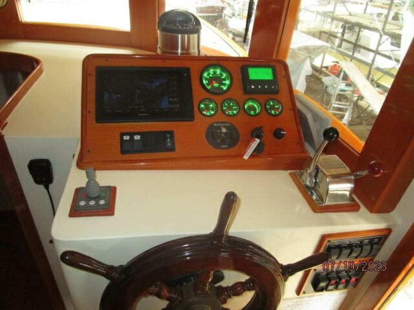 43' Flower pilothouse helm
