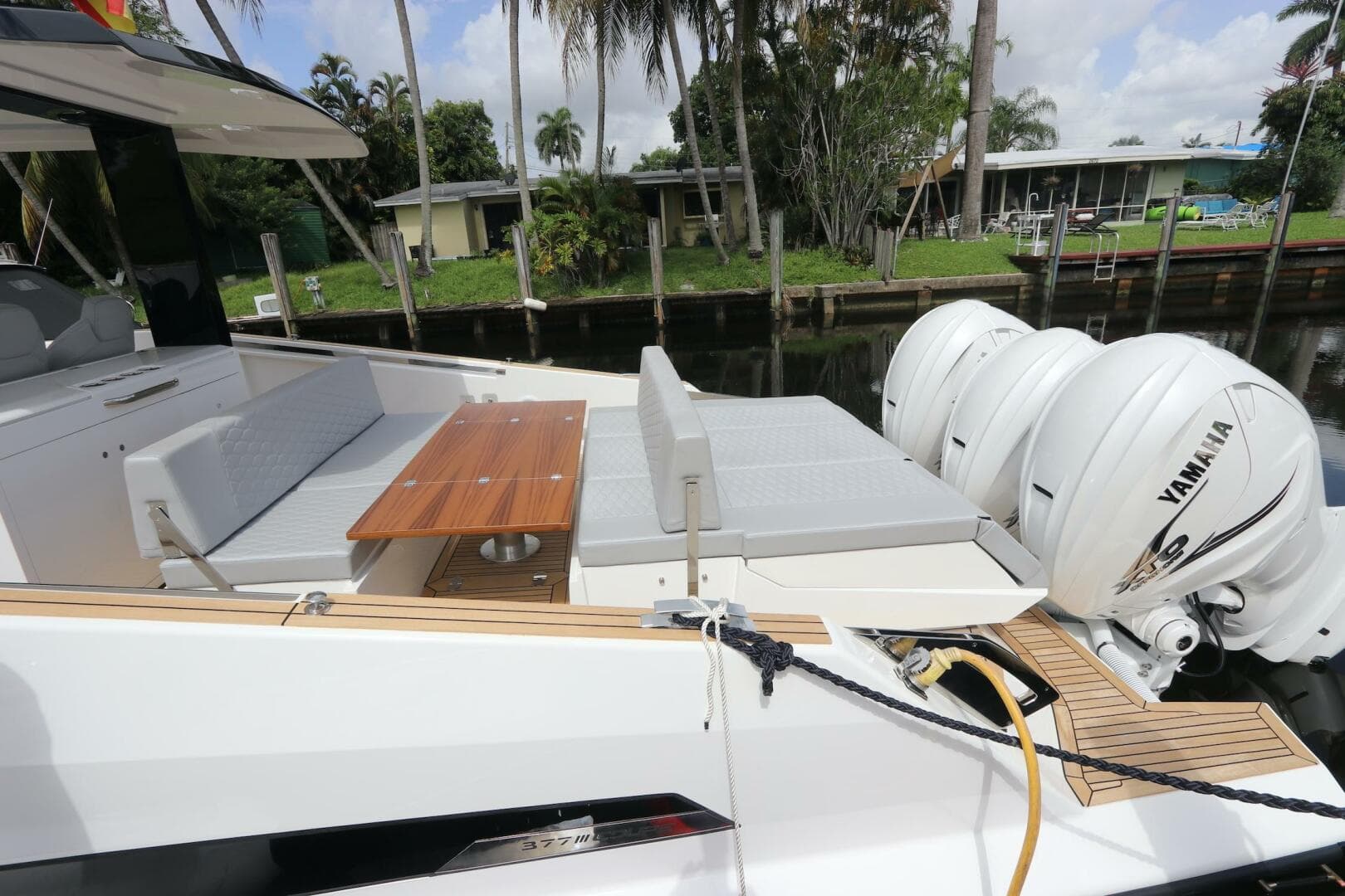 2024 Astondoa 377 Coupe Outboard