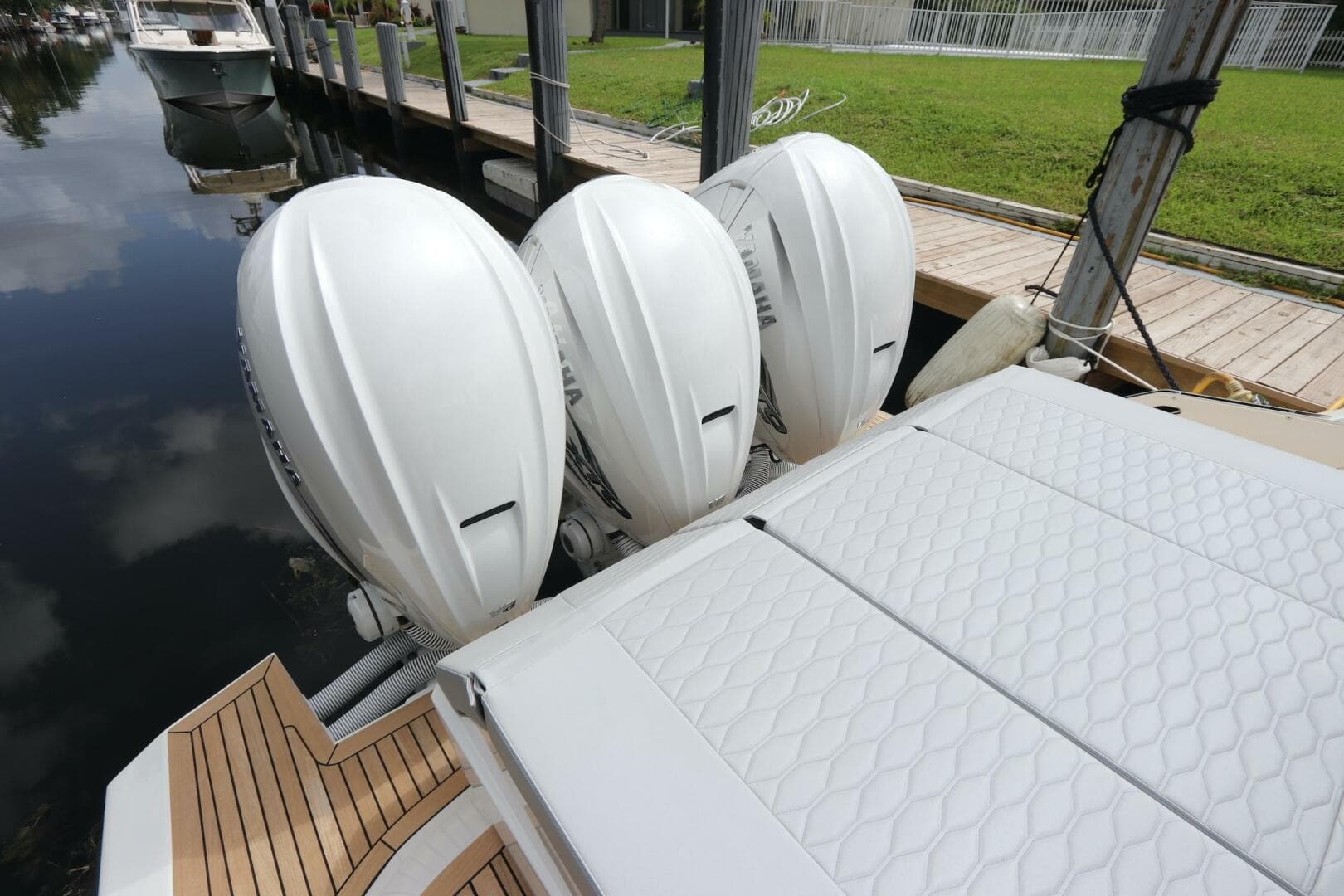 2024 Astondoa 377 Coupe Outboard