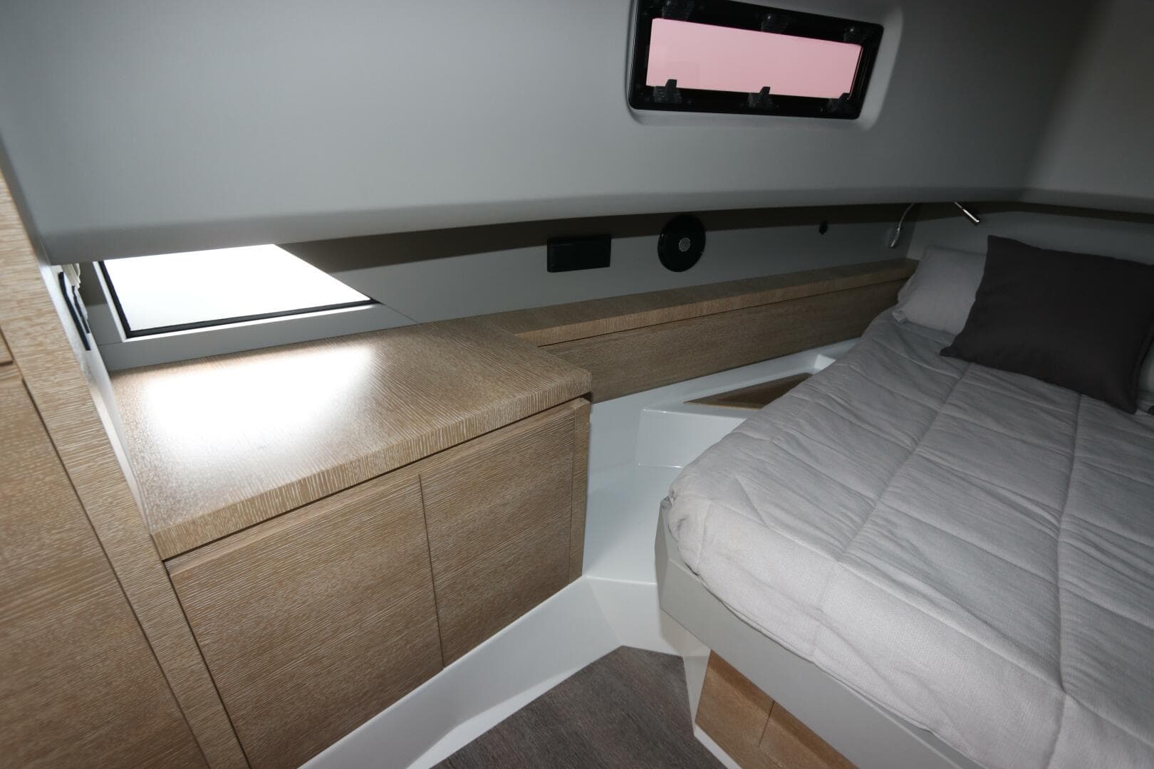 2024 Astondoa 377 Coupe Outboard