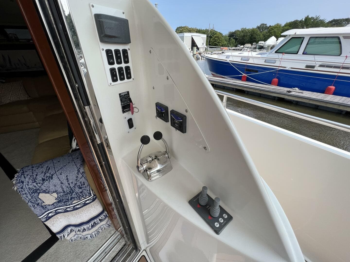 2008 Marquis 59 Fly Bridge - Markham Edition