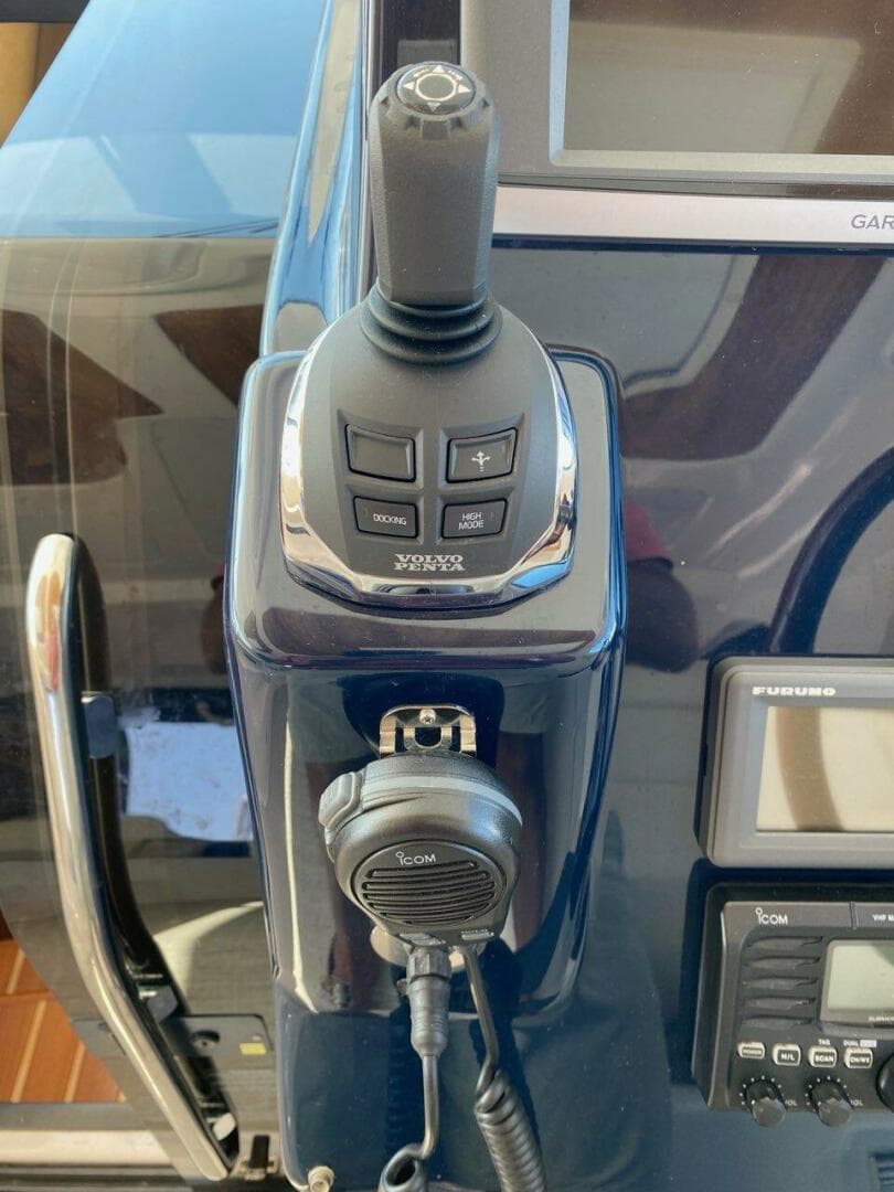 2009 Tiara Yachts 4300 Sovran