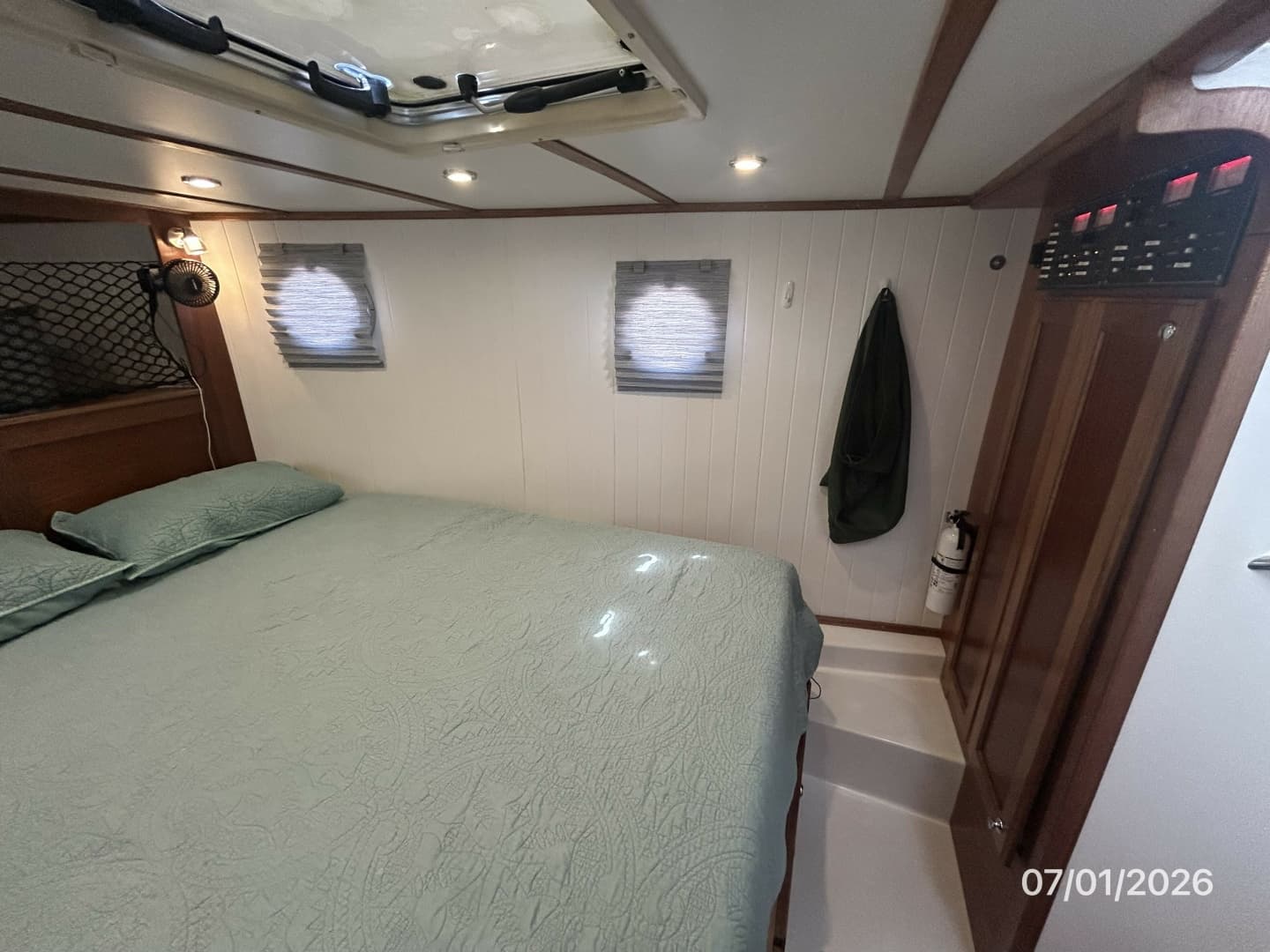35' Great Harbour stateroom starboard