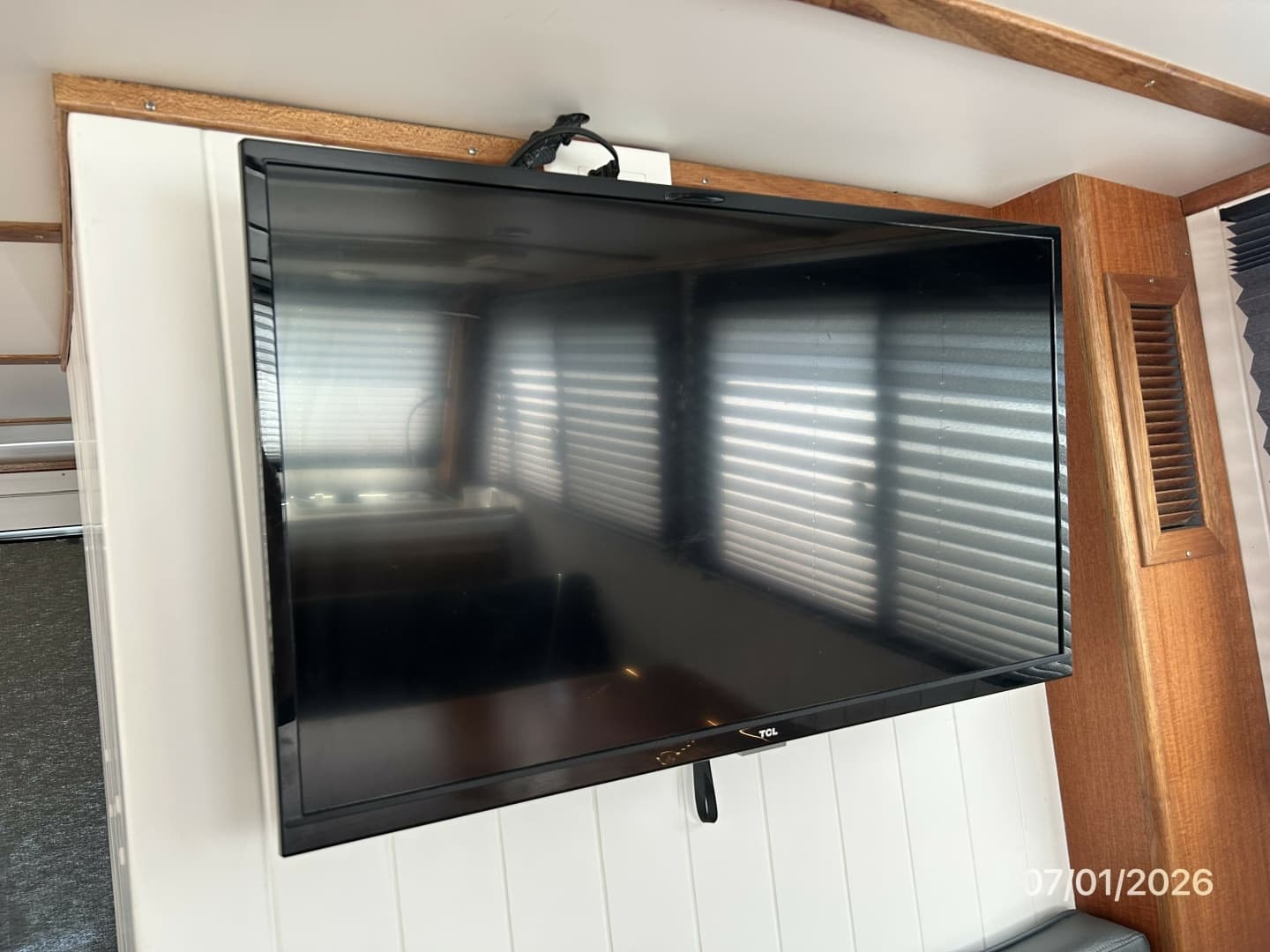 35' Great Harbour salon TV