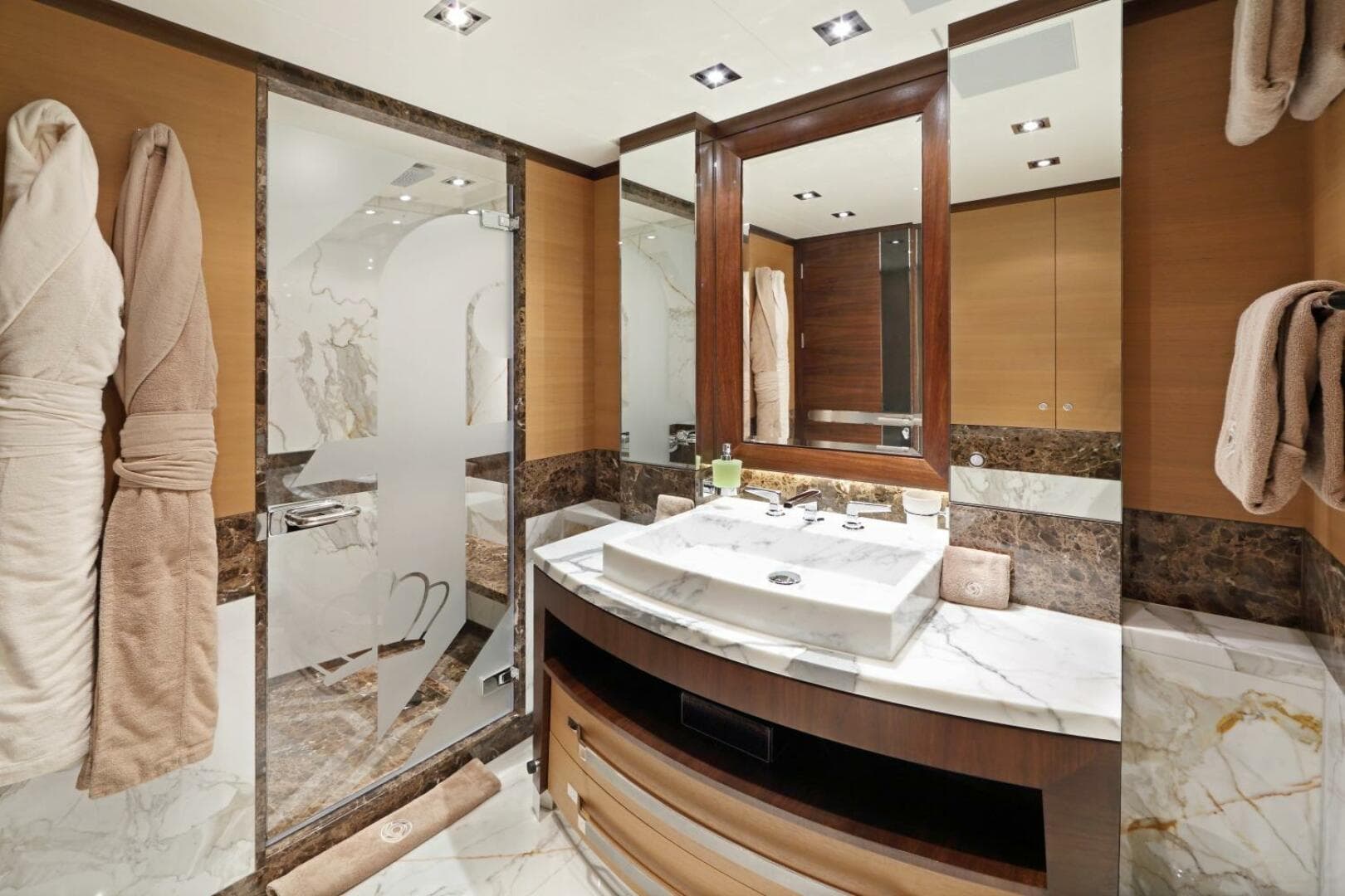 2011 Heesen Yachts Heesen 3700