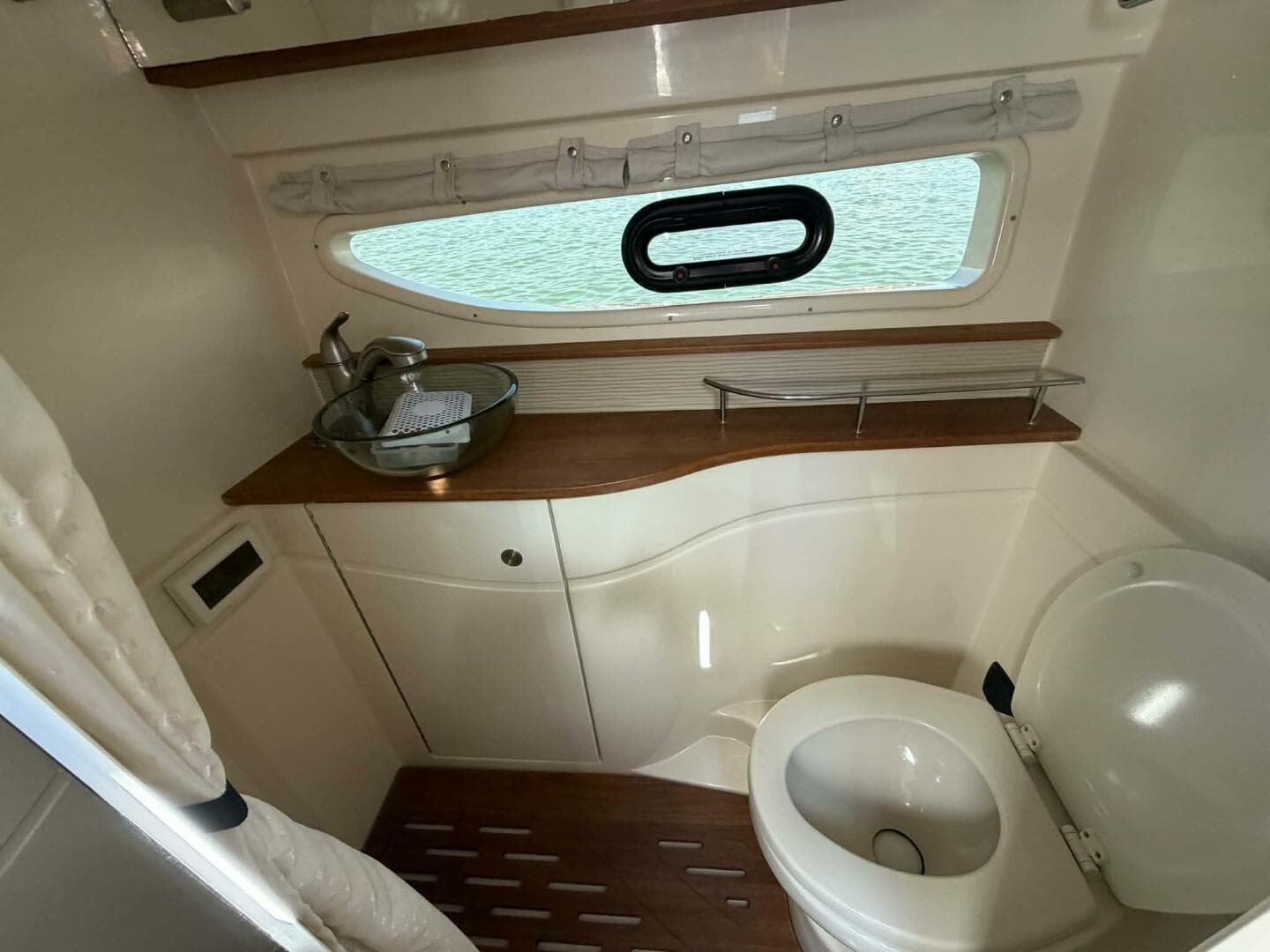 2016 Sea Ray 350 Sundancer