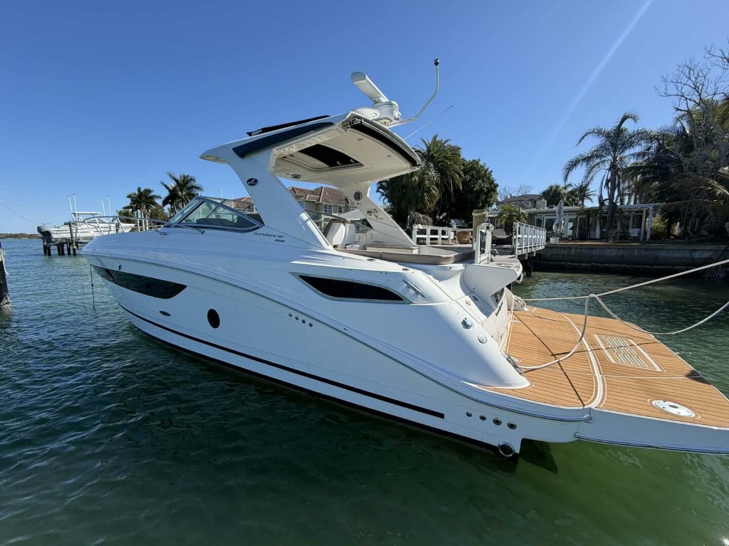 2016 Sea Ray 350 Sundancer