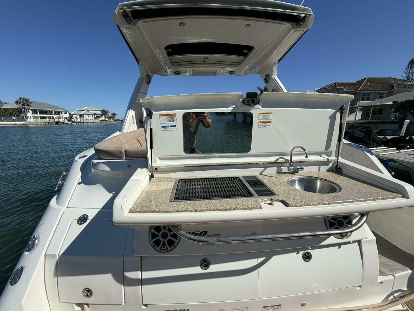 2016 Sea Ray 350 Sundancer