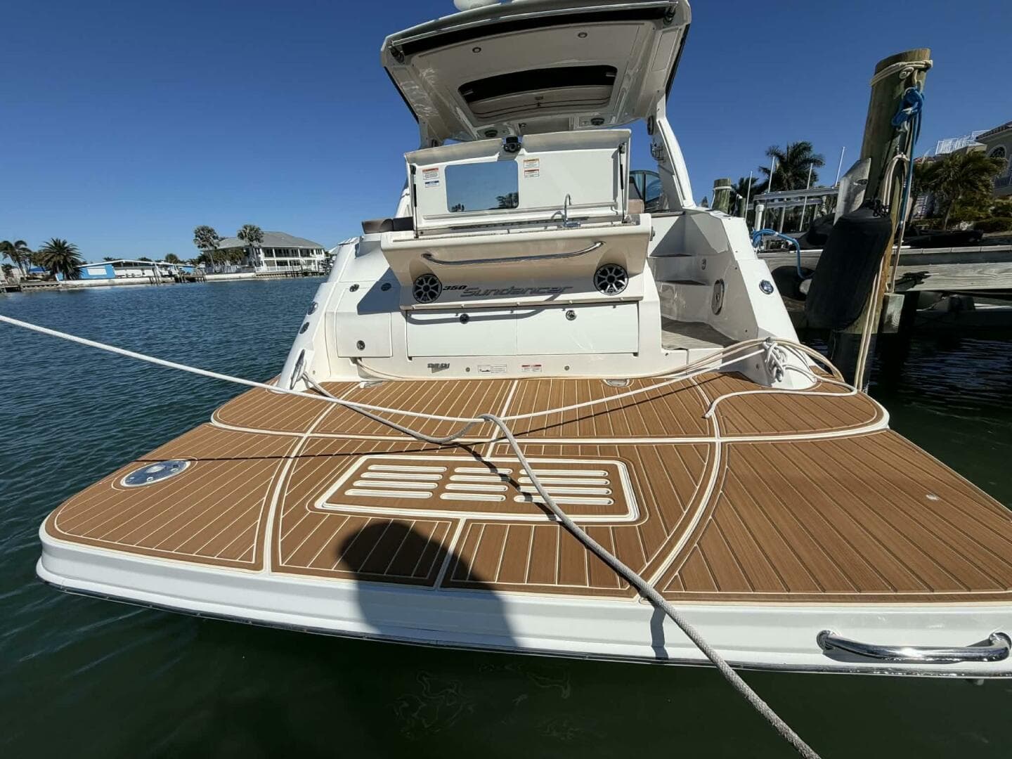 2016 Sea Ray 350 Sundancer