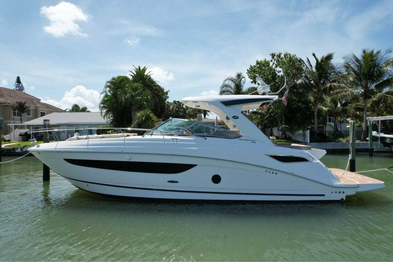 2016 Sea Ray 350 Sundancer